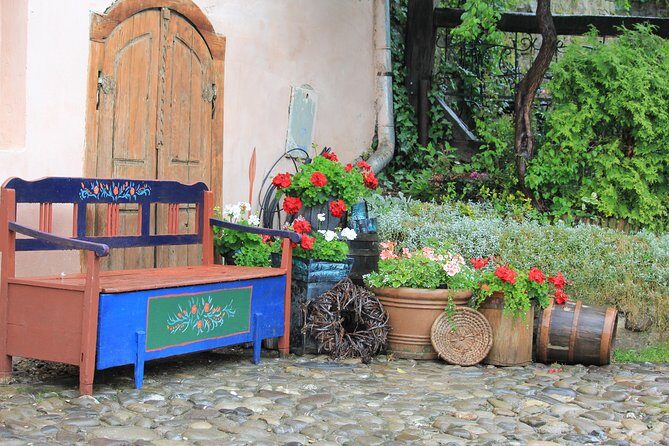 Fortified Church of Viscri and Sighisoara in Spanish (native Spanish guide). - Sighisoara’s medieval citadel: Dracula without the tourist trap tone