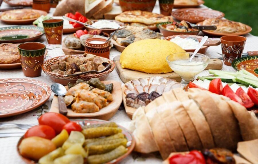 From Bucharest: Sinaia Full-Day Tour - Traditional lunch in Sinaia: budget 10–20 euro and plan for the main meal