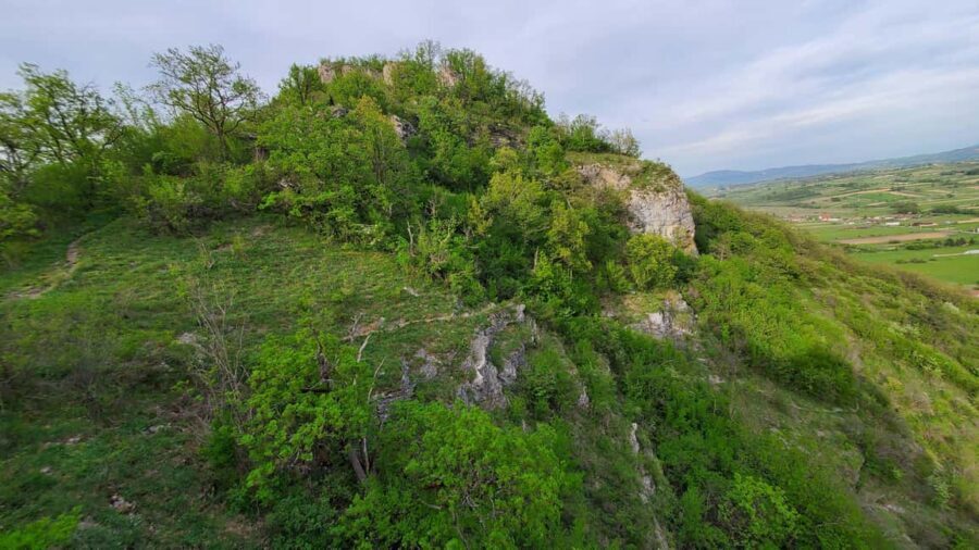 From Cluj: Gorges of Crisul Repede River - Limestone cliffs, caves, and border-era stories from your guide