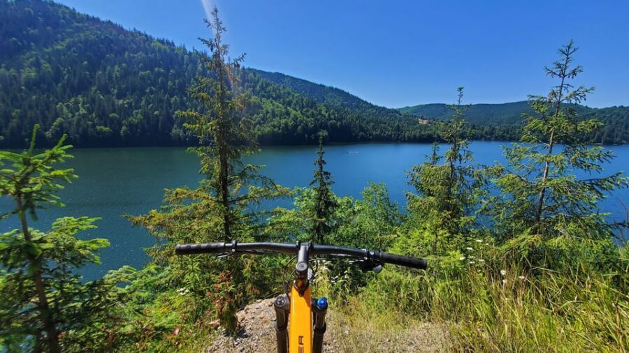 From Cluj: Mountain Bike around Lake Dragan - Turn Around and Take in Vladeasa Peak From High Above