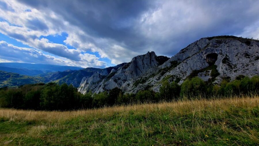 From Cluj-Napoca: Apuseni Mountains Hiking Guided Day Tour - Why the guide makes or breaks a hike like this (Tudor and Andrei as examples)