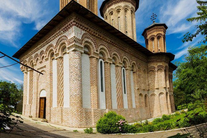 Half-Day Private Sightseeing Tour of Bucharest and its Surroundings Package - Revolution Square and Constitution Square: the story behind the big blocks