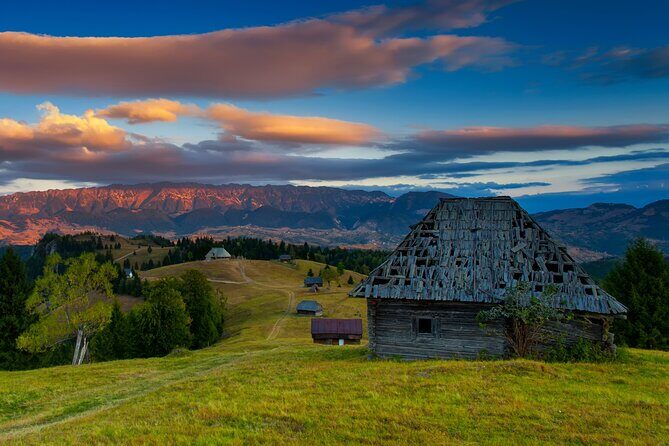 Hiking thought the best mountain villages in Romania-Private tour from Brasov - Moieciu de Sus EcoTrail and the Bucegi ridge views you came for