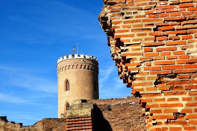 Hiking to the Poenari Fortress and Princely Court of Târgoviște - What to bring so the Poenari hike feels doable