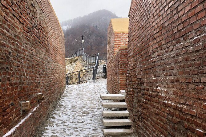 Hiking to the Poenari Fortress and Princely Court of Târgoviște - How the guide makes the story click (especially for Vlad fans)