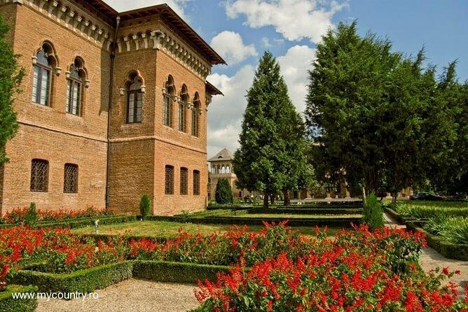 Mogosoaia Palace & Snagov Monastery: Private tour from Bucharest - Stop 1: Mogosoaia Palace and the lake-view walk