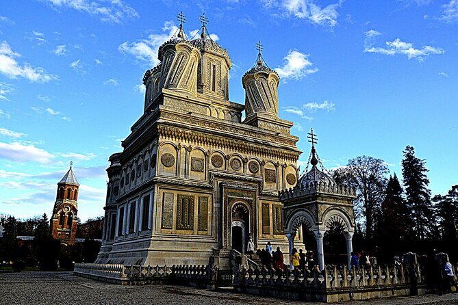 One-Day Vlad the Impaler Royal Court Private Tour from Bucharest - The Drive to Targoviste: Medieval Power Just One Hour Away