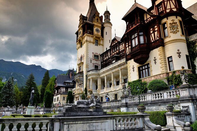Peles Castle Skip-The-Line Guided Tour - Skip-the-line at Peleș: why it’s worth the effort