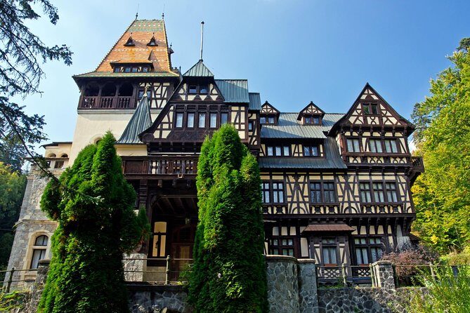 Peles Castle Skip-The-Line Guided Tour - How the tour feels in real life: group size and pacing
