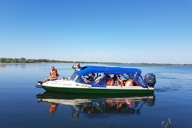 PRIVATE 4-5h speedboat tour to the village Mila23 - Mila 23 on Foot: Old Houses, Fishermen, and a Real Break
