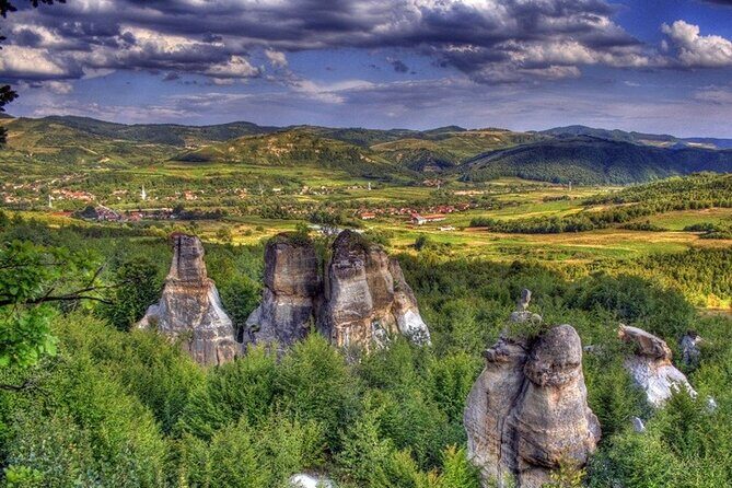 Private Full Day Green Tour - Stop 1: Gradina Zmeilor and the fun science of dragon-shaped rocks
