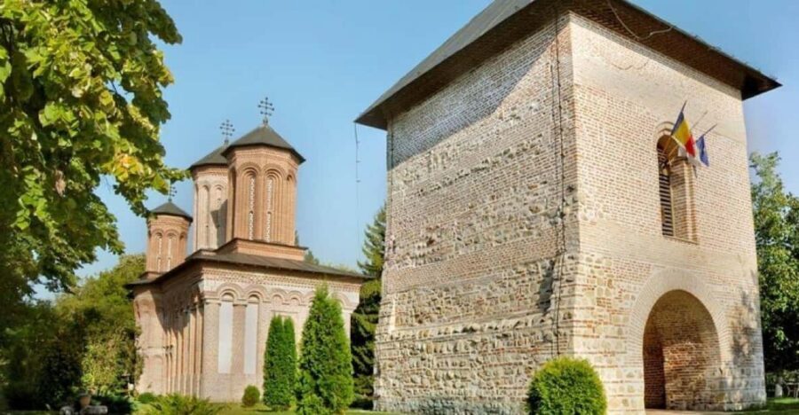 Private Tour from Bucharest to Dracula's tomb and Mogosoaia - Key Takeaways