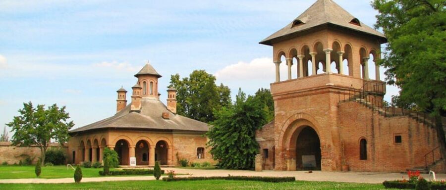 Private Tour from Bucharest to Dracula's tomb and Mogosoaia - Should You Book This Snagov and Mogosoaia Private Tour?