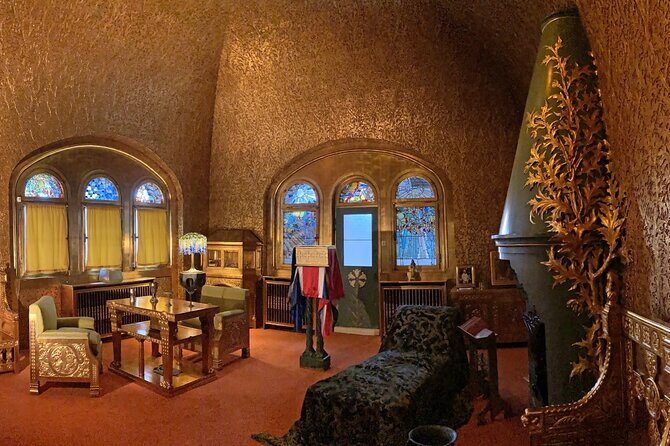 Private Tour in Bran Castle, Peles Castle, and Brasov - Guide style and comfort: what makes the day feel easy