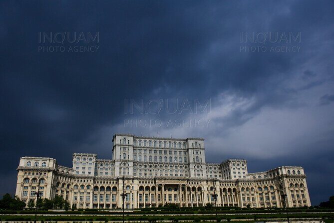 Private Tour: Story of Communism in Bucharest - Communist-era neighborhoods: spotting the everyday face of the system