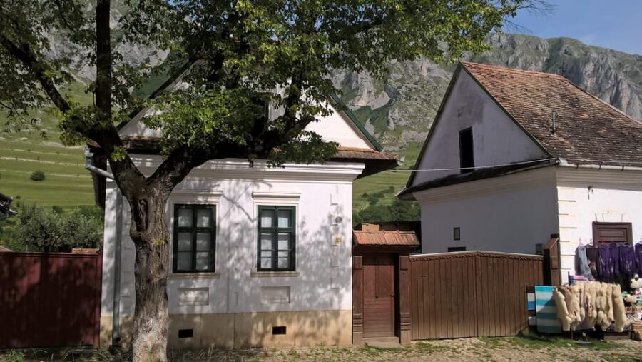 Private tour to Turda Salt Mine, Rimetea and Alba Iulia - Trascău Mountains lunch break: a pause that helps the rest of the day