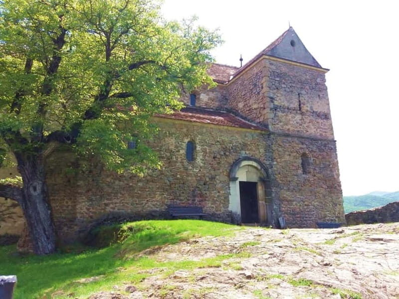 SB13 - Sibiu:Private Half Day Trip to Transylvanian Villages - Cisnădie Fortified Church: How a Place Fought Back