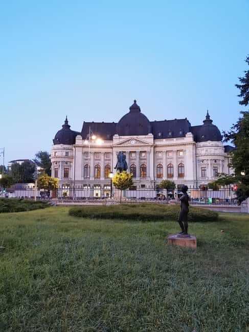 Short Bucharest city tour with live tourguide - A 2-hour sprint through Bucharest’s big landmarks