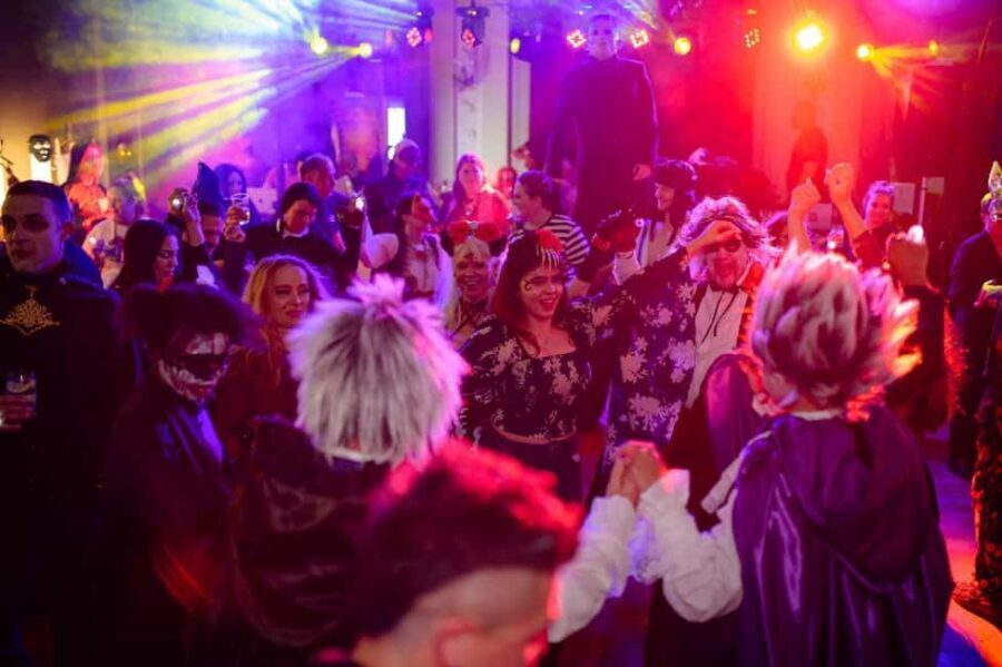 Sighisoara: Great Dracula Ball on Halloween - The show timeline from welcome to midnight