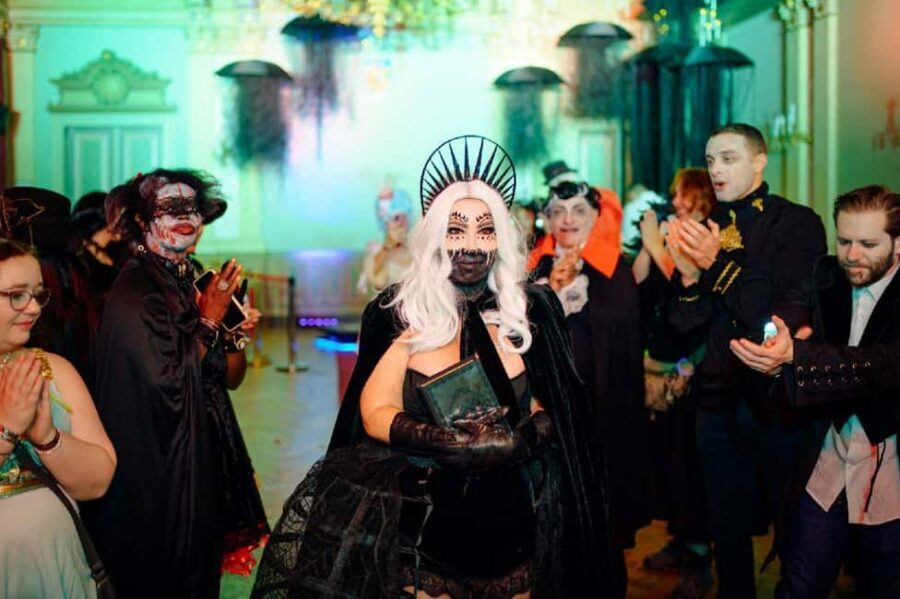 Sighisoara: Great Dracula Ball on Halloween - Ballet, ballroom dancing, and that acrobatic moment