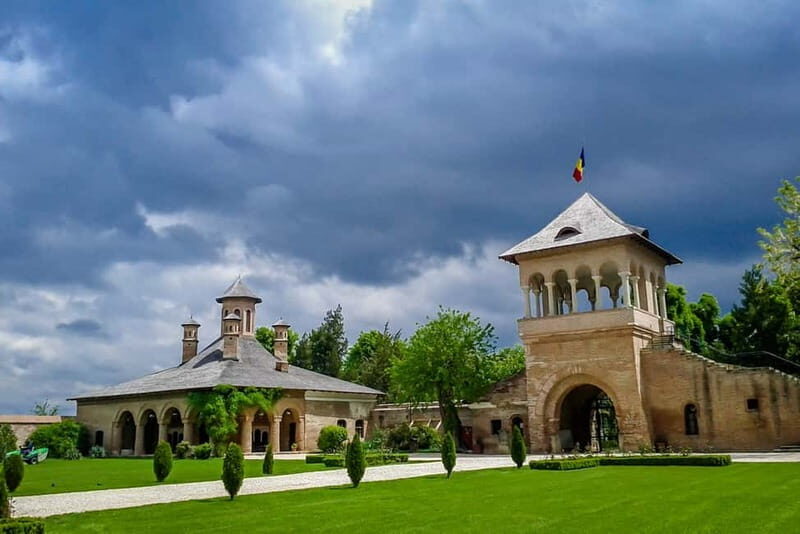 Small Group Tour to Mogosoaia Palace & Snagov Monastery - The ride to Mogosoaia: how the countryside fills your gaps