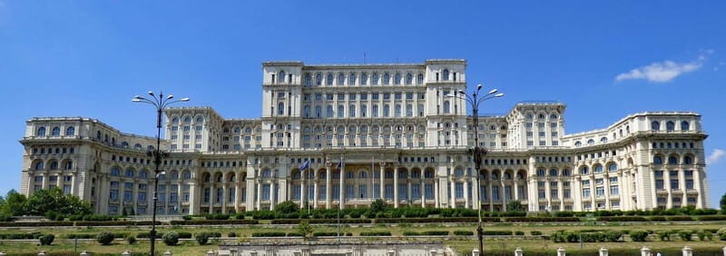 Spanish & Italian guided tour - Palace of Parliament - Getting Through the Metal Detectors in Bucharest