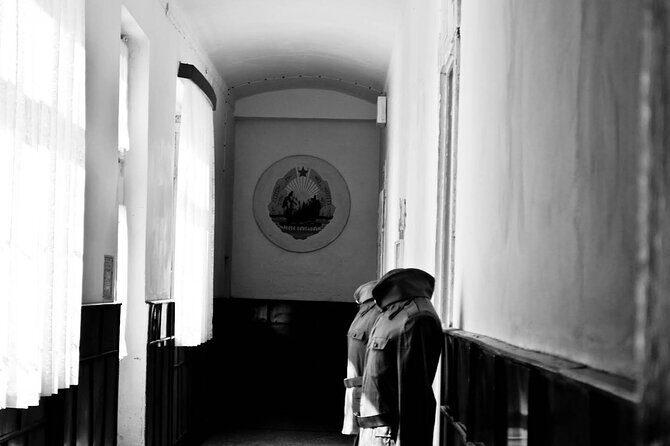 The Execution of Nicolae Ceauşescu, the end of communism - Bulevardul Carol I 68: the arrest and the trial-linked location