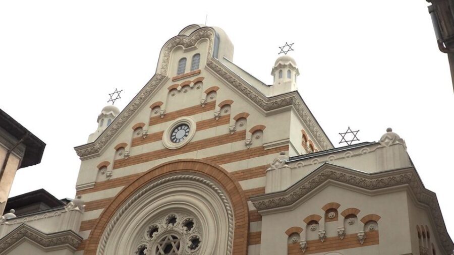 The Jewish heritage of Bucharest - half day walking tour - Starting at Starbucks: quick orientation before you hit the Jewish quarter