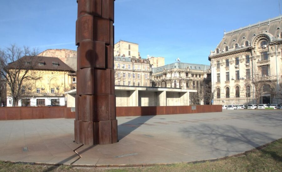 The Jewish heritage of Bucharest - half day walking tour - Avraham Kosher snack break: keep energy steady for the last leg