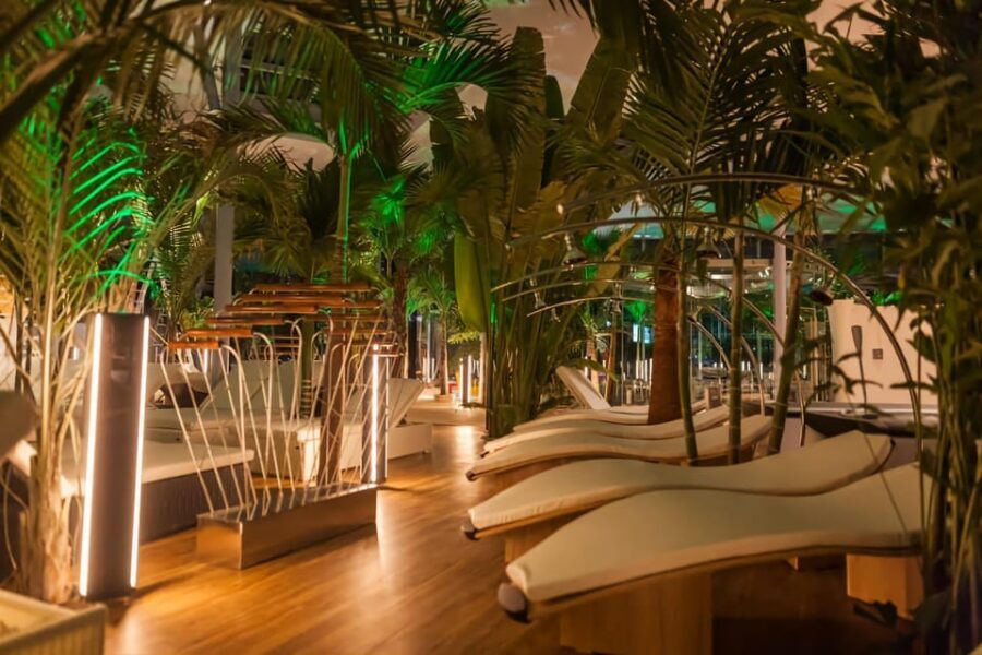 Therme:Spa Day at the biggest oasis of Relaxation《Bucharest》 - The Botanical “Oasis” Setting: What to Notice When You Arrive