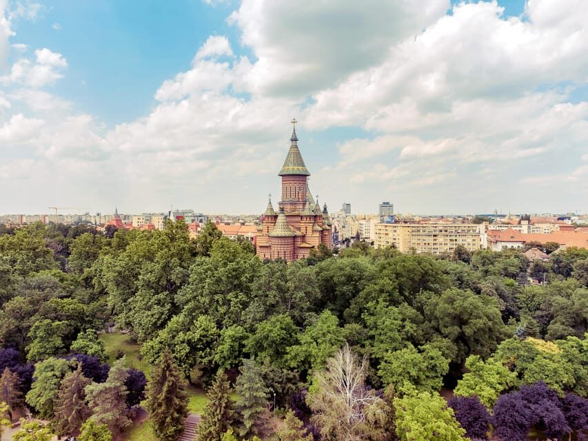 Timisoara: Private Walking Tour with a Local Guide - Private guide in multiple languages: what that means for your experience