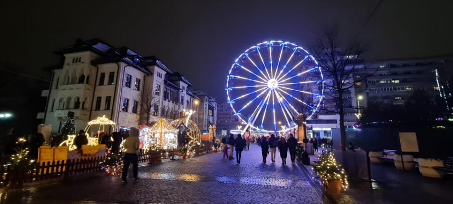 Tour guide in Iasi, Romania - Union Square start: where the tour keeps you oriented