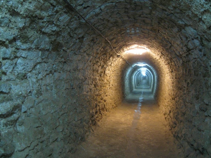 Turda salt mine and Corvin Castle day tour from Cluj - Guide Geta and the value of a live story thread
