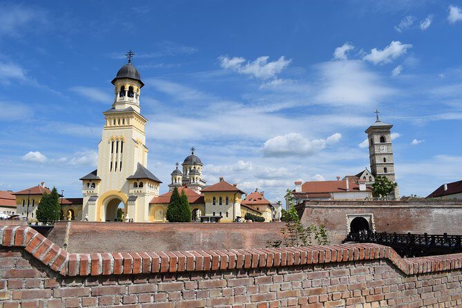 Turda Salt Mine and Hunedoara Corvin Castle from Cluj - Guide style matters: clear storytelling at both sites