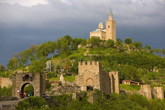 Veliko Tarnovo and Medieval Bulgaria Private Day Trip from Bucharest - Samovodene Artisans Street and Arbanassi: where craft brings the city alive