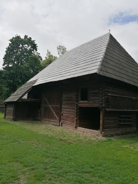 Village Museum Bucharest Guided Tour - The panoramic drive: boulevards, universities, and quick stops worth your time