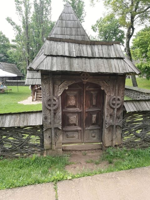 Village Museum Bucharest Guided Tour - The Dimitrie Gusti Village Museum: rural Romania inside the city
