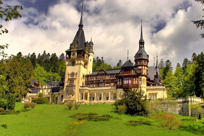 Vlad the Impaler Royal Court from Târgoviște, Peleș Castle and Dracula grave - The private transport experience: comfort that keeps you present